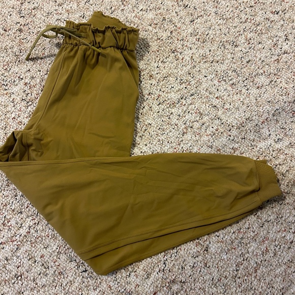 Lululemon Stretch High-Rise Jogger - Picture 2 of 4